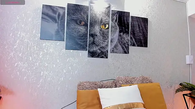 lilicooper  online show from September 26, 2025, 3:46 am