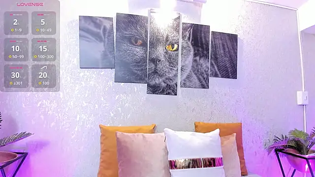 lilicooper  online show from November 24, 2025, 8:42 pm