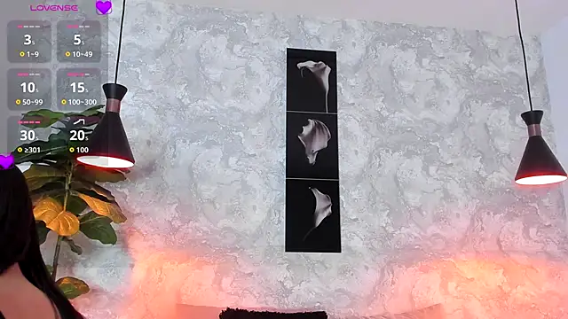 lilicooper  online show from September 10, 2025, 3:27 am