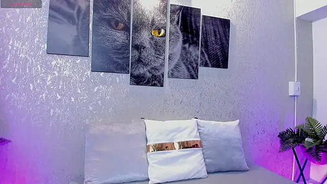 lilicooper  online show from October 8, 2025, 8:42 pm