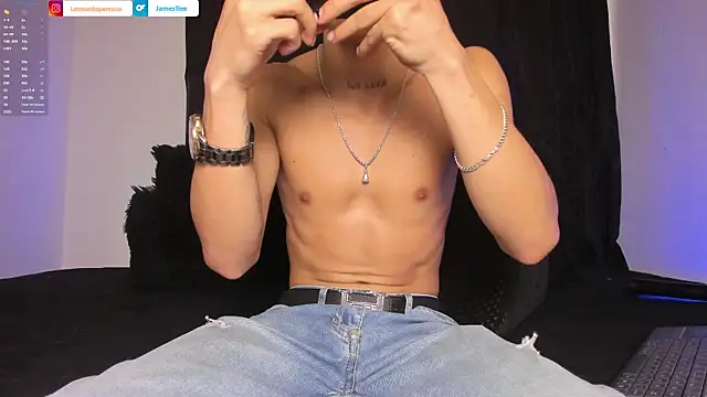 James1lee  online show from January 14, 2026, 10:02 pm