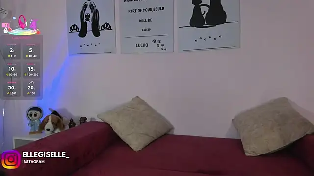 ElleGisellee online show from September 30, 2025, 6:30 am