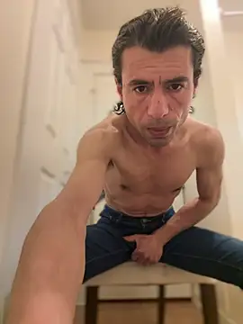 Snapshot of Natural_sexy33 chatting on March 10, 2025, 7:00 am Natural sexy33 online show from March 10, 2025, 7:00 am