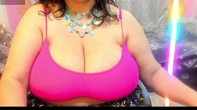 Snapshot of Gulabi_Queen chatting on April 18, 2026, 6:43 pm Gulabi Queen online show from April 18, 2026, 6:43 pm
