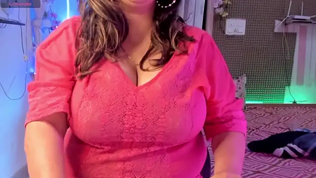 Snapshot of Gulabi_Queen chatting on February 9, 2025, 11:04 am Gulabi Queen online show from February 9, 2025, 11:04 am