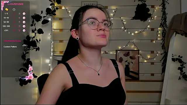 Snapshot of Josephine_jo chatting on February 22, 2026, 1:13 pm Josephine jo online show from February 22, 2026, 1:13 pm