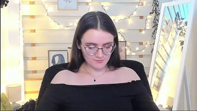 Josephine jo online show from November 29, 2025, 9:26 pm