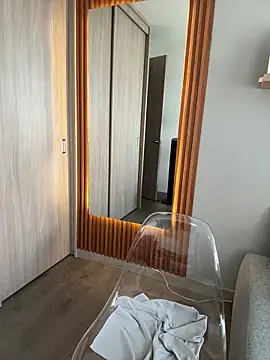 FridaKlein online show from October 9, 2025, 7:25 pm