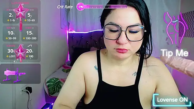 Snapshot of _curvy_latina chatting on March 3, 2025, 11:44 am curvy latina online show from March 3, 2025, 11:44 am