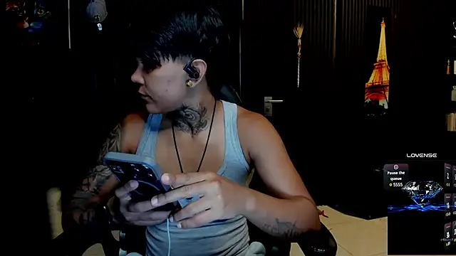 ZhoeStrong online show from September 9, 2025, 10:25 am