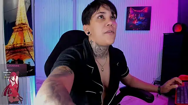 Snapshot of ZhoeStrong chatting on April 5, 2026, 8:15 pm ZhoeStrong online show from April 5, 2026, 8:15 pm