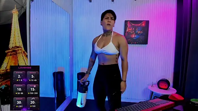 Snapshot of ZhoeStrong chatting on April 13, 2026, 11:20 pm ZhoeStrong online show from April 13, 2026, 11:20 pm