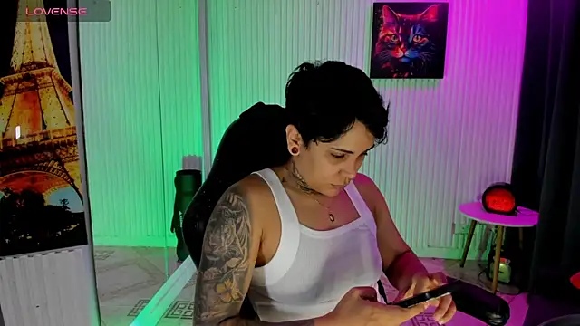 ZhoeStrong online show from May 15, 2026, 5:33 pm