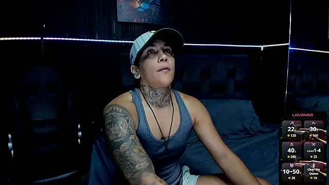 ZhoeStrong online show from October 30, 2025, 10:39 pm