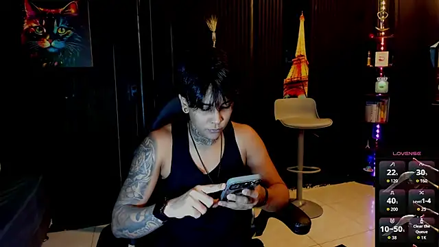 ZhoeStrong online show from October 1, 2025, 10:35 pm