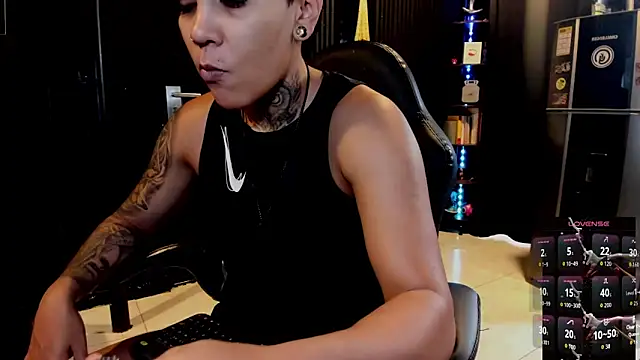 ZhoeStrong online show from October 12, 2025, 7:59 pm