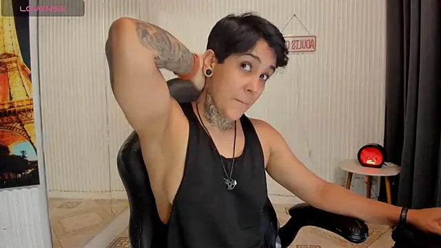 ZhoeStrong online show from May 27, 2026, 9:44 pm