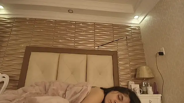 sofiaclauss online show from November 10, 2025, 2:38 am