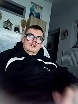 GLouglou19 online show from March 7, 2026, 10:59 pm