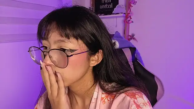 Yommi Winx online show from December 4, 2025, 3:49 am