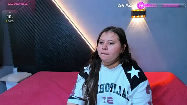 Snapshot of Laia_and_Aloby chatting on May 19, 2026, 11:12 pm Laia and Aloby online show from May 19, 2026, 11:12 pm
