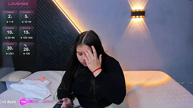 Snapshot of Laia_and_Aloby chatting on May 25, 2026, 11:25 pm Laia and Aloby online show from May 25, 2026, 11:25 pm