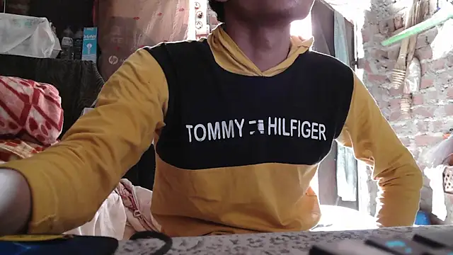 Dreamdaze2025 online show from April 8, 2026, 4:58 am