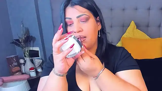 AmyCubes online show from May 29, 2026, 5:35 am