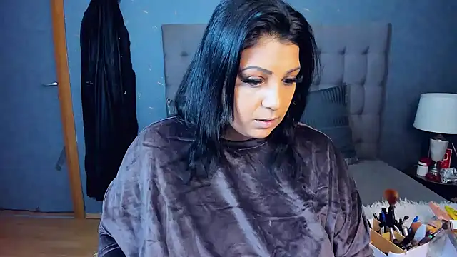 AmyCubes online show from October 14, 2025, 4:35 am