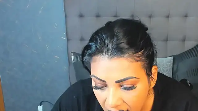 AmyCubes online show from September 19, 2025, 3:43 am