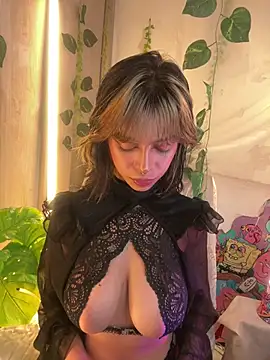 Snapshot of Kitty_arts chatting on March 3, 2025, 12:01 am Kitty arts online show from March 3, 2025, 12:01 am