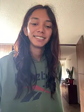 Nikol Rang   online show from November 19, 2025, 2:50 pm