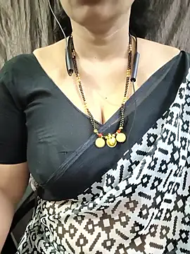 Snapshot of bhuvana555 chatting on April 25, 2026, 5:21 pm bhuvana555 online show from April 25, 2026, 5:21 pm