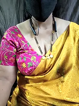 Snapshot of bhuvana555 chatting on March 11, 2026, 5:07 pm bhuvana555 online show from March 11, 2026, 5:07 pm