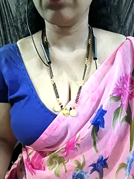 Snapshot of bhuvana555 chatting on May 5, 2026, 10:13 pm bhuvana555 online show from May 5, 2026, 10:13 pm