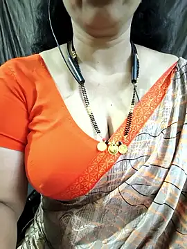 Snapshot of bhuvana555 chatting on May 17, 2026, 5:07 am bhuvana555 online show from May 17, 2026, 5:07 am