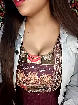 Sreya213 online show from February 13, 2026, 4:51 pm