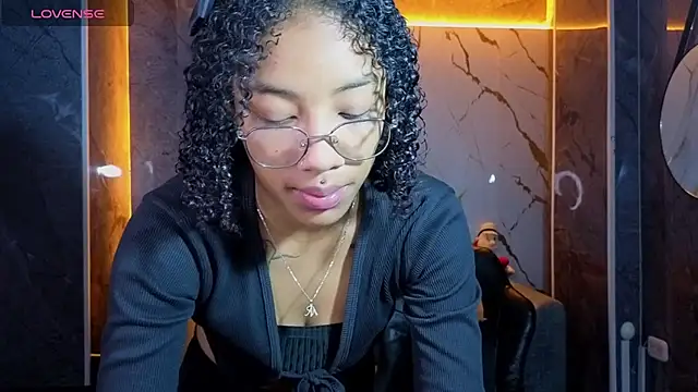 Violeth b online show from June 30, 2026, 1:22 pm