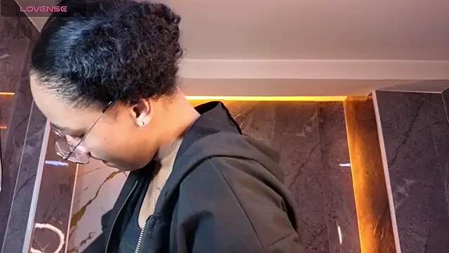 Violeth b online show from October 31, 2025, 12:46 pm