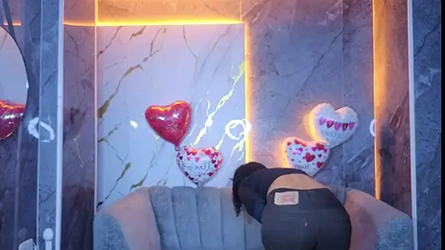 Violeth b online show from February 13, 2026, 1:11 pm