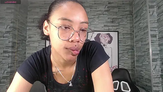 Violeth b online show from October 4, 2025, 12:50 pm