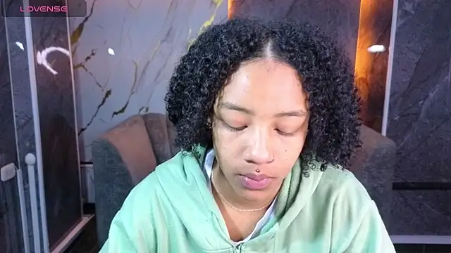 Violeth b online show from October 29, 2025, 12:48 pm