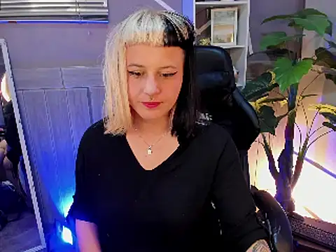 Snapshot of Amapola_07 chatting on February 20, 2025, 1:36 am Amapola 07 online show from February 20, 2025, 1:36 am