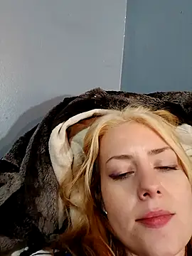 Snapshot of SkarlettRose96 chatting on November 3, 2025, 7:46 am SkarlettRose96 online show from November 3, 2025, 7:46 am