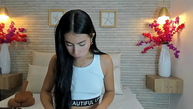 Snapshot of IssabellaLopez chatting on October 1, 2025, 12:20 pm IssabellaLopez online show from October 1, 2025, 12:20 pm