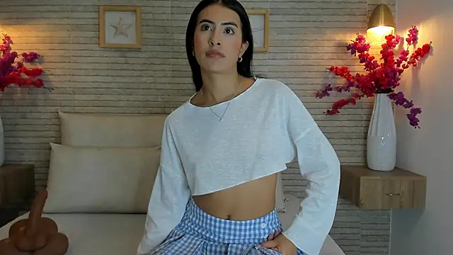 Snapshot of IssabellaLopez chatting on October 4, 2025, 11:45 am IssabellaLopez online show from October 4, 2025, 11:45 am