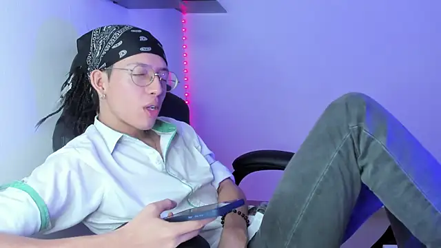 Snapshot of manu_vera chatting on March 16, 2025, 11:15 pm manu vera online show from March 16, 2025, 11:15 pm