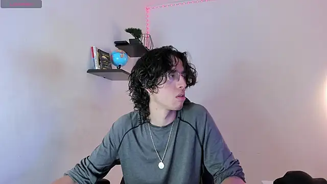 manu vera online show from October 15, 2025, 8:06 pm