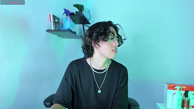 manu vera online show from November 2, 2025, 2:38 am