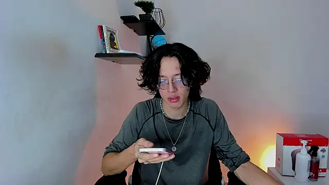 manu vera online show from November 26, 2025, 6:52 pm